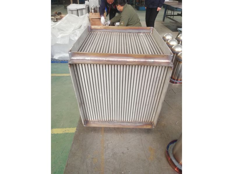 不銹鋼板翅式散熱器，尺寸：300×300×300mm