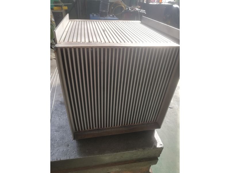 不銹鋼板翅式散熱器，尺寸：300×300×300mm